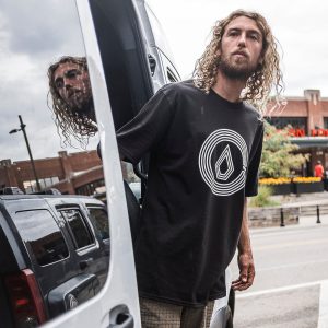 Men's Circle Split Short Sleeve Tee